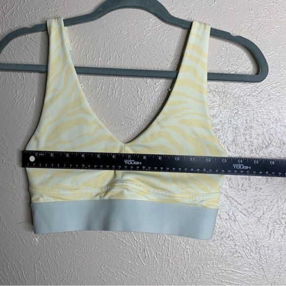 Fabletics all day everyday zebra v neck padded sport bra yellow gray - Picture 7 of 8